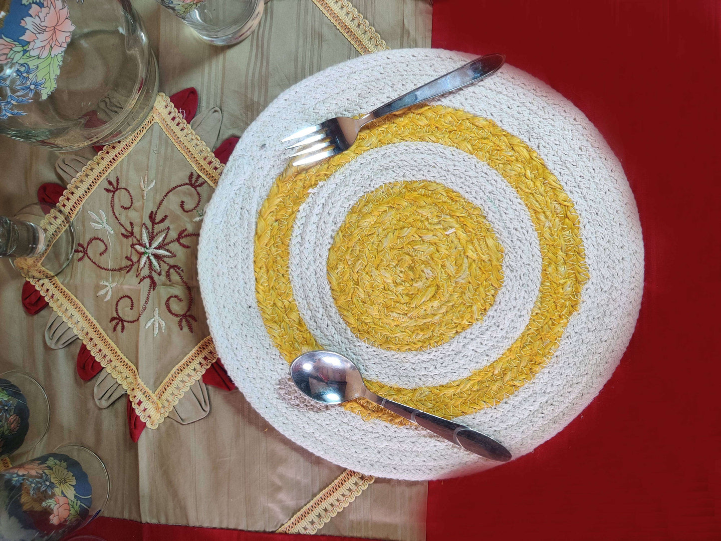 White & Yellow Table Mat (Set of 4)