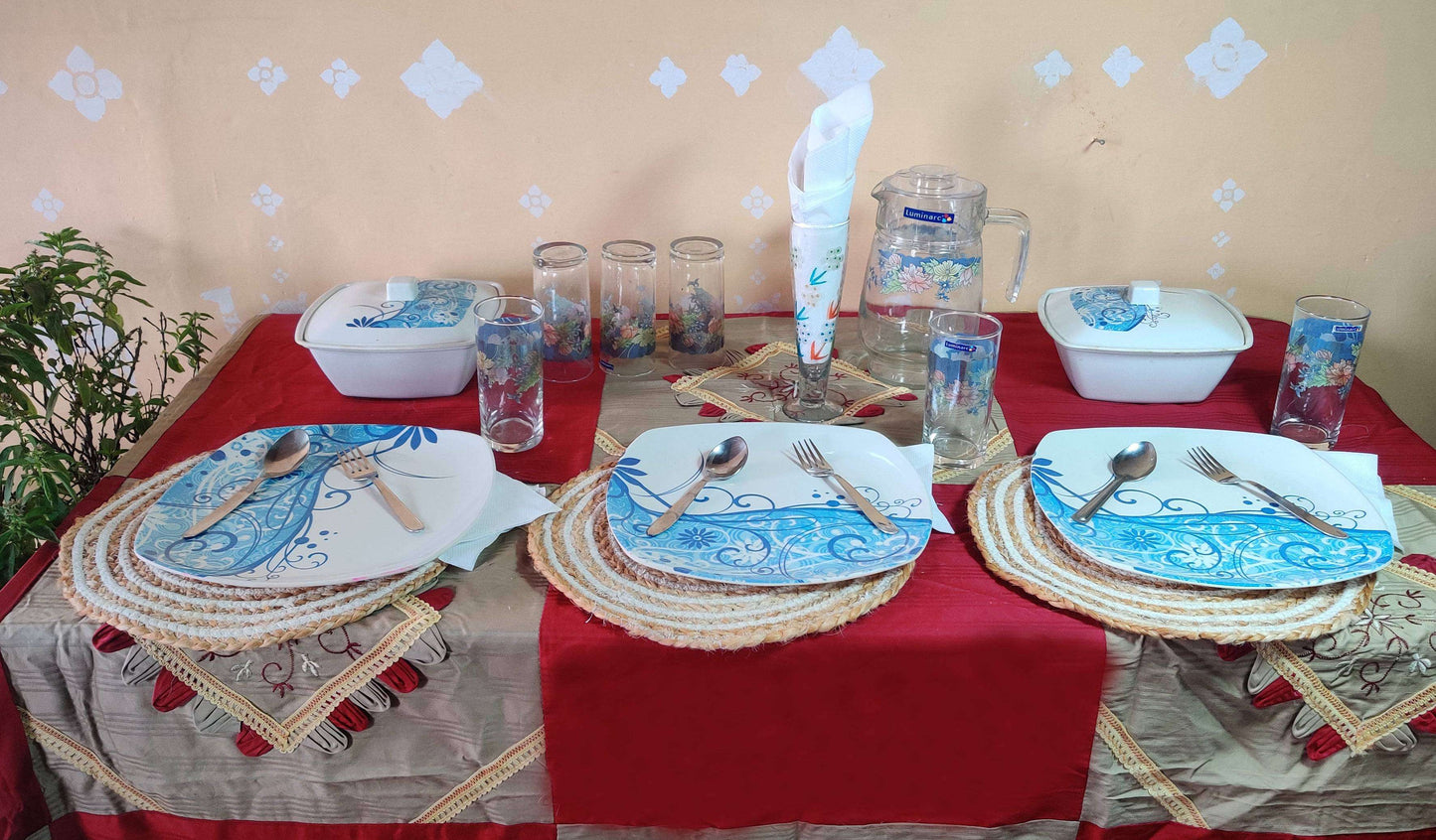 White & Beige Tables Mat (Set of 4)