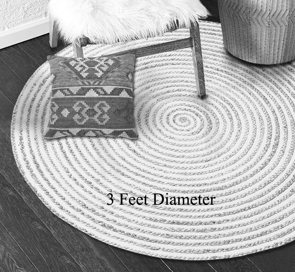 Handwoven jute doormat with a playful mix of natural and white fibers.
